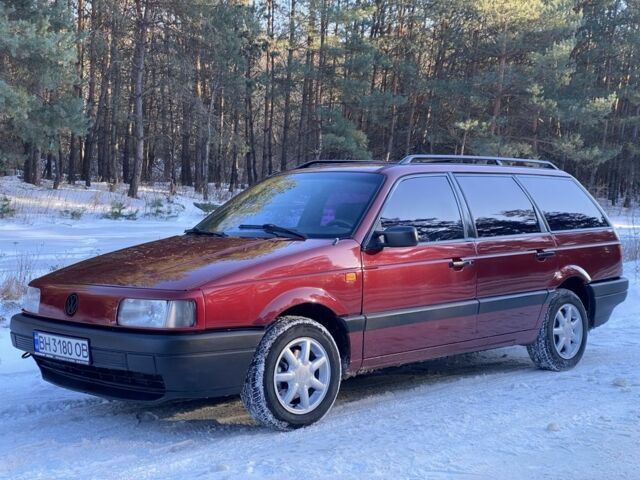 Красный Фольксваген Пассат Вариант, объемом двигателя 1.8 л и пробегом 275 тыс. км за 3300 $, фото 1 на Automoto.ua