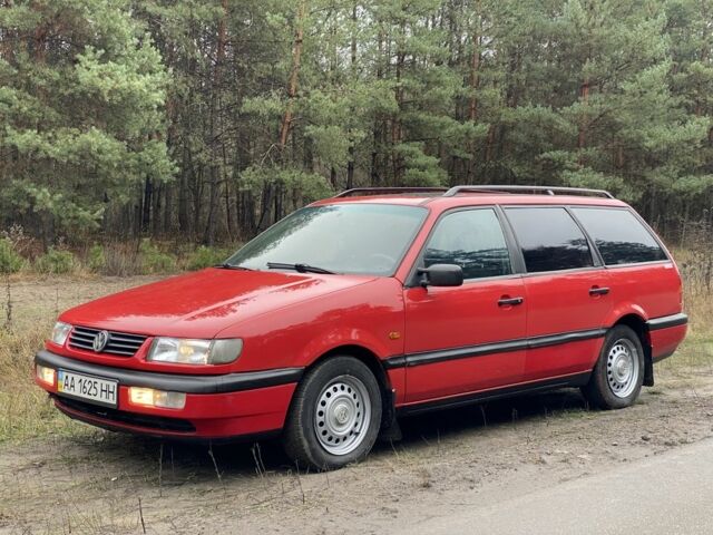 Червоний Фольксваген Пассат Варіант, об'ємом двигуна 1.8 л та пробігом 420 тис. км за 3350 $, фото 1 на Automoto.ua