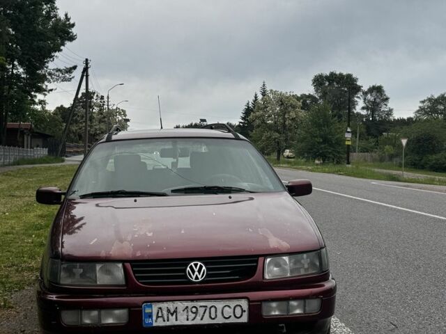 Червоний Фольксваген Пассат Варіант, об'ємом двигуна 1.8 л та пробігом 350 тис. км за 1200 $, фото 1 на Automoto.ua