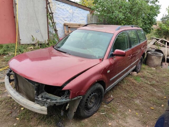 Красный Фольксваген Пассат Вариант, объемом двигателя 1.9 л и пробегом 111 тыс. км за 800 $, фото 1 на Automoto.ua