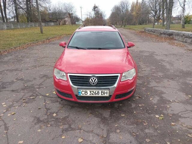 Красный Фольксваген Пассат Вариант, объемом двигателя 2 л и пробегом 313 тыс. км за 5300 $, фото 1 на Automoto.ua