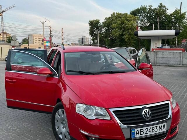 Красный Фольксваген Пассат Вариант, объемом двигателя 2 л и пробегом 307 тыс. км за 5000 $, фото 1 на Automoto.ua