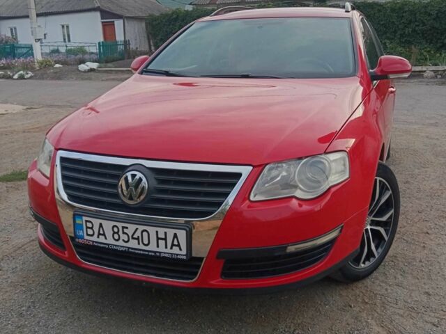 Красный Фольксваген Пассат Вариант, объемом двигателя 1.8 л и пробегом 248 тыс. км за 5500 $, фото 1 на Automoto.ua