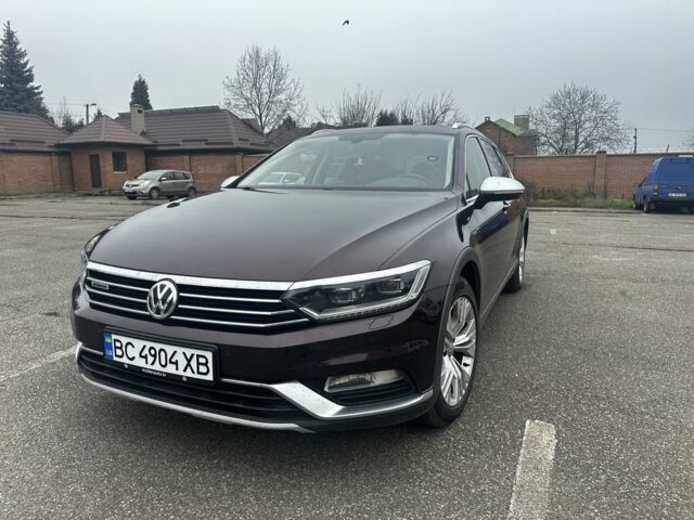 Красный Фольксваген Пассат Вариант, объемом двигателя 2 л и пробегом 227 тыс. км за 19700 $, фото 1 на Automoto.ua