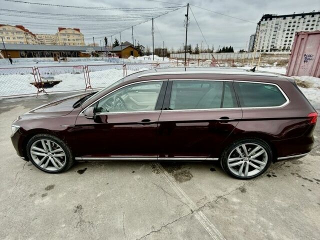 Червоний Фольксваген Пассат Варіант, об'ємом двигуна 2 л та пробігом 208 тис. км за 19000 $, фото 1 на Automoto.ua