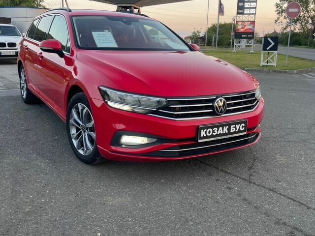 Красный Фольксваген Пассат Вариант, объемом двигателя 2 л и пробегом 240 тыс. км за 19900 $, фото 1 на Automoto.ua