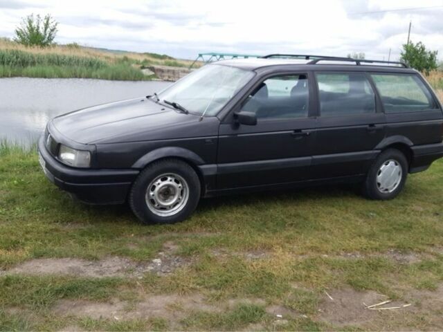 Серый Фольксваген Пассат Вариант, объемом двигателя 1.6 л и пробегом 300 тыс. км за 3000 $, фото 1 на Automoto.ua