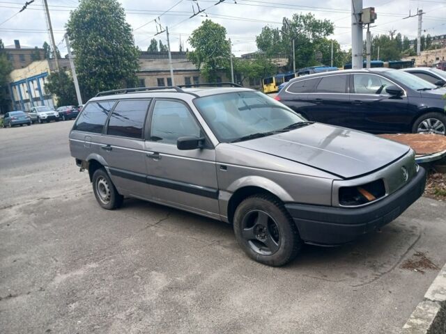 Сірий Фольксваген Пассат Варіант, об'ємом двигуна 0 л та пробігом 1000 тис. км за 1922 $, фото 1 на Automoto.ua