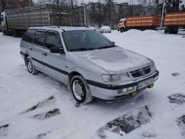 Сірий Фольксваген Пассат Варіант, об'ємом двигуна 0 л та пробігом 300 тис. км за 2400 $, фото 1 на Automoto.ua