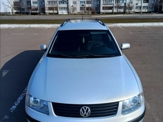 Фольксваген Пассат Варіант 1998 у Києві на Automoto.ua Сірий Фольксваген Пассат Варіант, об'ємом двигуна 1.6 л та пробігом 330 тис. км за 3500 $, фото 1 на Automoto.ua