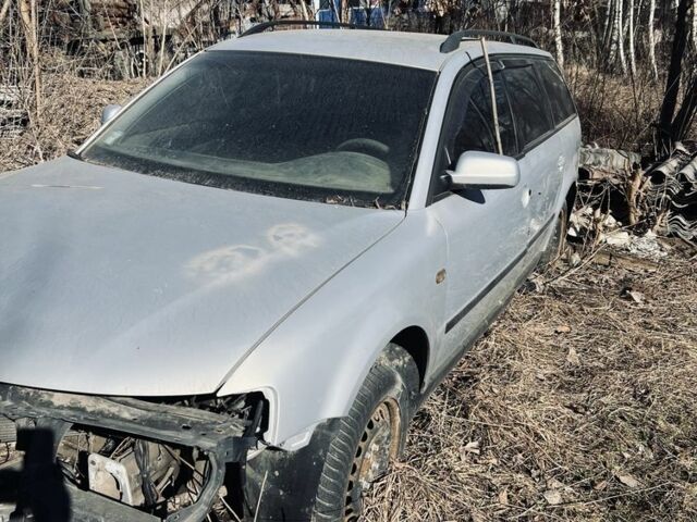 Сірий Фольксваген Пассат Варіант, об'ємом двигуна 1.8 л та пробігом 300 тис. км за 900 $, фото 1 на Automoto.ua