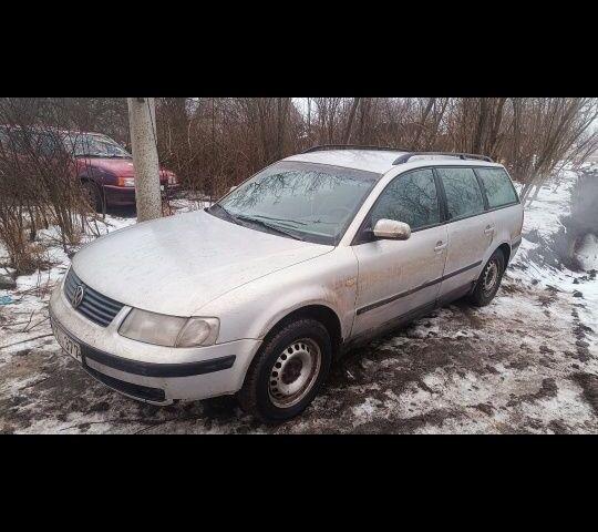 Серый Фольксваген Пассат Вариант, объемом двигателя 1 л и пробегом 330 тыс. км за 1650 $, фото 1 на Automoto.ua