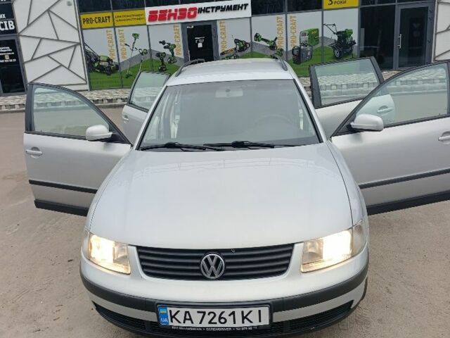 Сірий Фольксваген Пассат Варіант, об'ємом двигуна 1.8 л та пробігом 343 тис. км за 4488 $, фото 1 на Automoto.ua