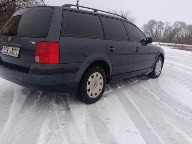 Серый Фольксваген Пассат Вариант, объемом двигателя 1.9 л и пробегом 333 тыс. км за 1900 $, фото 1 на Automoto.ua