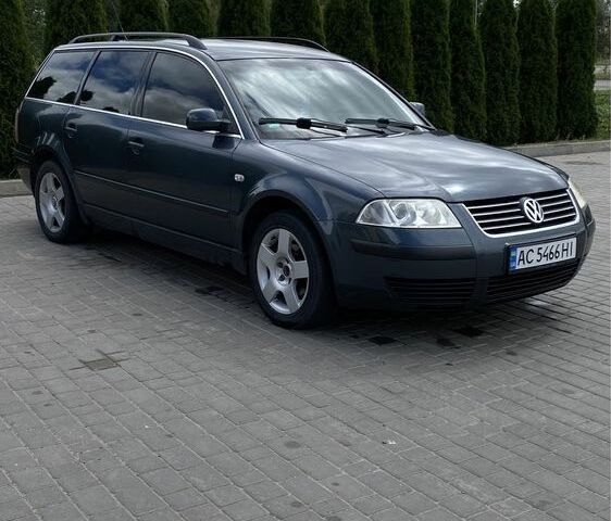 Серый Фольксваген Пассат Вариант, объемом двигателя 1.6 л и пробегом 320 тыс. км за 3200 $, фото 1 на Automoto.ua