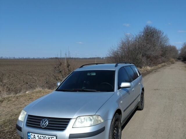 Сірий Фольксваген Пассат Варіант, об'ємом двигуна 1.6 л та пробігом 300 тис. км за 4000 $, фото 1 на Automoto.ua