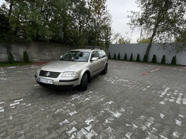 Сірий Фольксваген Пассат Варіант, об'ємом двигуна 1.8 л та пробігом 217 тис. км за 4300 $, фото 1 на Automoto.ua