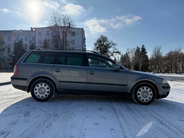 Серый Фольксваген Пассат Вариант, объемом двигателя 0 л и пробегом 300 тыс. км за 2442 $, фото 1 на Automoto.ua