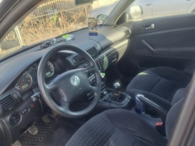 Сірий Фольксваген Пассат Варіант, об'ємом двигуна 2 л та пробігом 274 тис. км за 2200 $, фото 1 на Automoto.ua