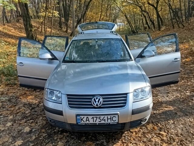 Фольксваген Пассат Варіант 2004 у Києві на Automoto.ua Сірий Фольксваген Пассат Варіант, об'ємом двигуна 2 л та пробігом 193 тис. км за 6000 $, фото 1 на Automoto.ua