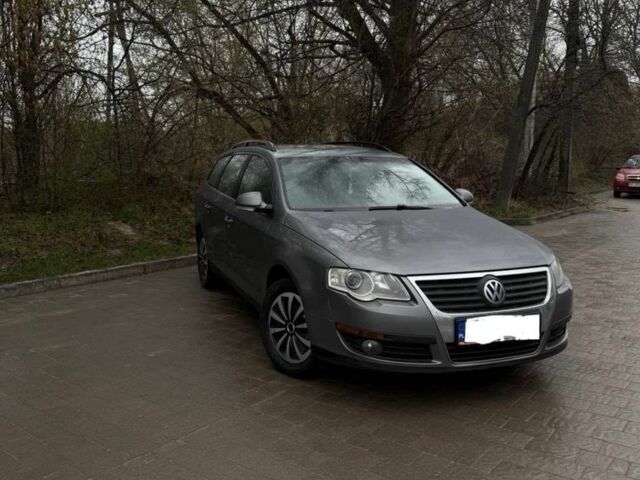 Серый Фольксваген Пассат Вариант, объемом двигателя 0 л и пробегом 300 тыс. км за 2150 $, фото 1 на Automoto.ua