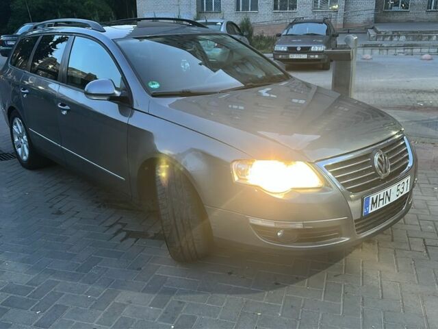 Серый Фольксваген Пассат Вариант, объемом двигателя 2 л и пробегом 370 тыс. км за 3800 $, фото 1 на Automoto.ua