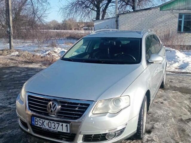 Сірий Фольксваген Пассат Варіант, об'ємом двигуна 2 л та пробігом 300 тис. км за 2500 $, фото 1 на Automoto.ua