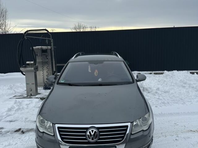 Сірий Фольксваген Пассат Варіант, об'ємом двигуна 2 л та пробігом 240 тис. км за 4999 $, фото 1 на Automoto.ua