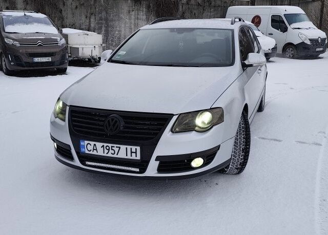 Серый Фольксваген Пассат Вариант, объемом двигателя 2 л и пробегом 382 тыс. км за 5400 $, фото 1 на Automoto.ua