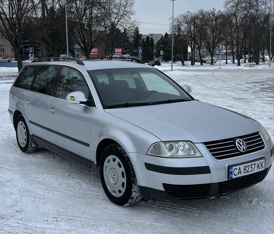 Сірий Фольксваген Пассат Варіант, об'ємом двигуна 1.6 л та пробігом 199 тис. км за 5000 $, фото 1 на Automoto.ua