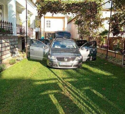 Сірий Фольксваген Пассат Варіант, об'ємом двигуна 2 л та пробігом 250 тис. км за 6500 $, фото 1 на Automoto.ua