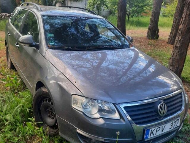 Сірий Фольксваген Пассат Варіант, об'ємом двигуна 1.9 л та пробігом 377 тис. км за 1815 $, фото 1 на Automoto.ua