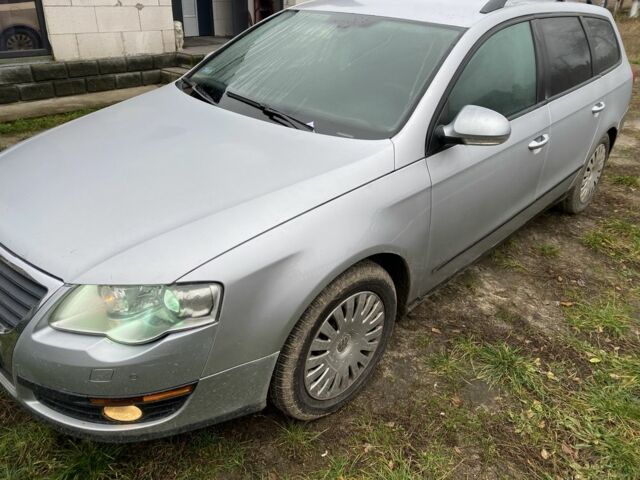 Серый Фольксваген Пассат Вариант, объемом двигателя 2 л и пробегом 320 тыс. км за 2290 $, фото 1 на Automoto.ua