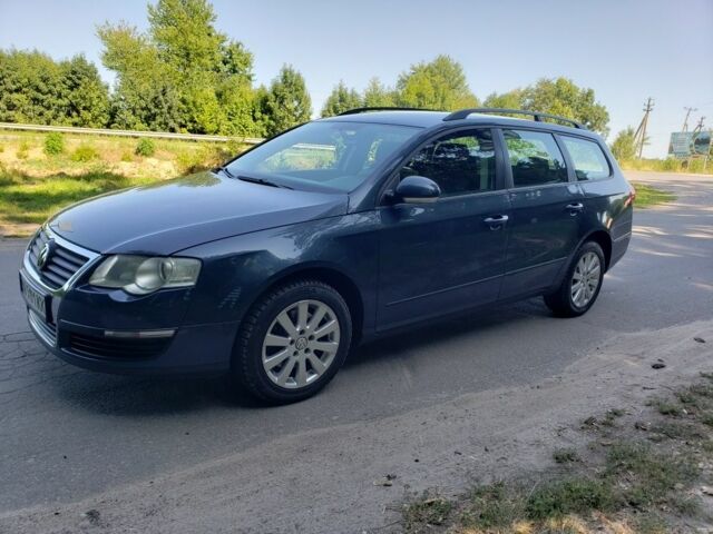 Серый Фольксваген Пассат Вариант, объемом двигателя 1.6 л и пробегом 240 тыс. км за 5900 $, фото 1 на Automoto.ua