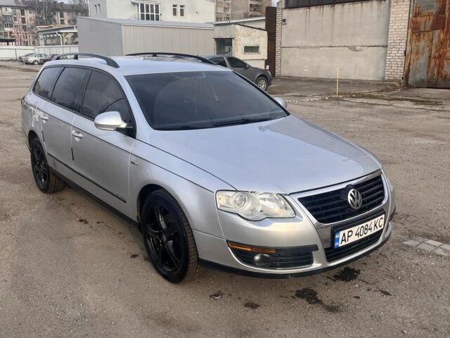 Серый Фольксваген Пассат Вариант, объемом двигателя 1.6 л и пробегом 250 тыс. км за 5000 $, фото 1 на Automoto.ua