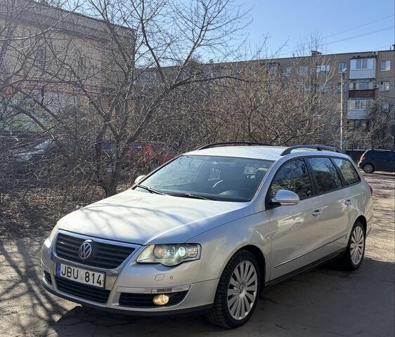 Серый Фольксваген Пассат Вариант, объемом двигателя 0 л и пробегом 321 тыс. км за 3000 $, фото 1 на Automoto.ua