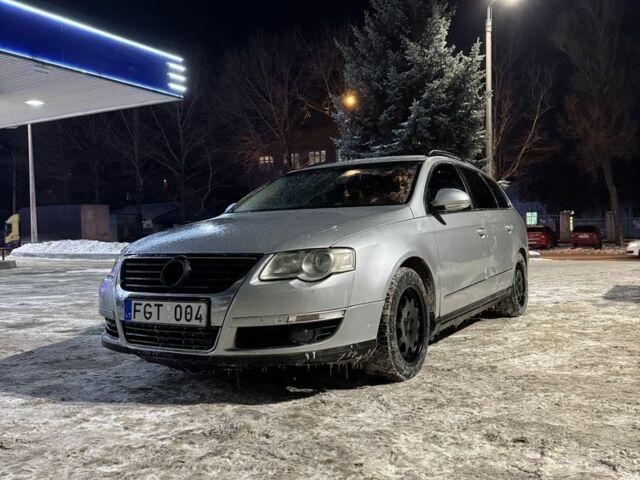 Серый Фольксваген Пассат Вариант, объемом двигателя 1.9 л и пробегом 250 тыс. км за 2650 $, фото 1 на Automoto.ua