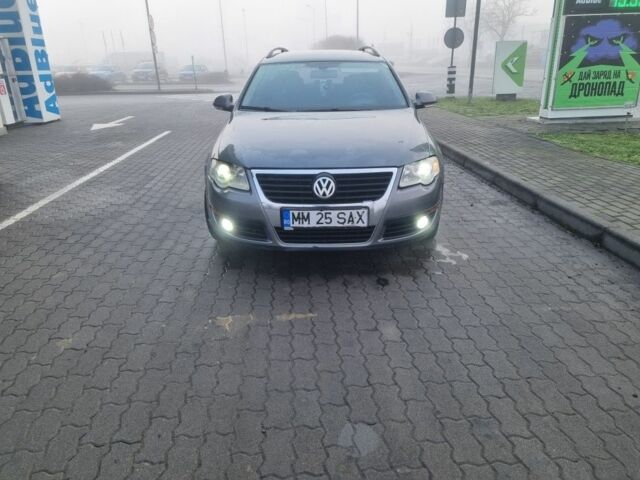 Серый Фольксваген Пассат Вариант, объемом двигателя 2 л и пробегом 320 тыс. км за 2477 $, фото 1 на Automoto.ua