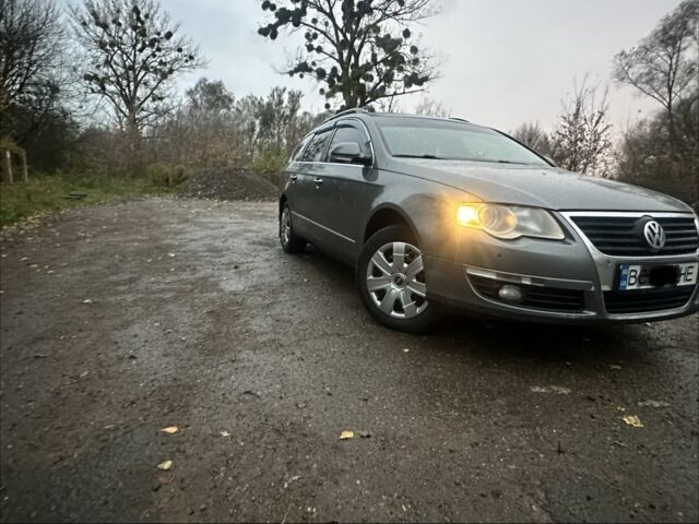 Сірий Фольксваген Пассат Варіант, об'ємом двигуна 2 л та пробігом 449 тис. км за 5300 $, фото 1 на Automoto.ua