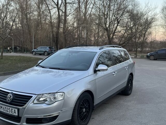 Сірий Фольксваген Пассат Варіант, об'ємом двигуна 2 л та пробігом 350 тис. км за 5700 $, фото 1 на Automoto.ua