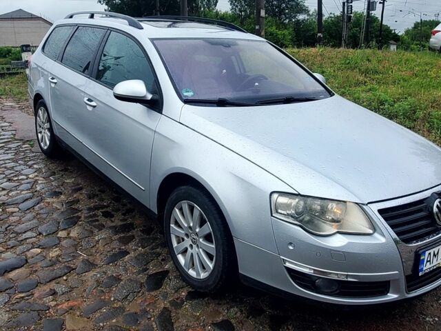 Сірий Фольксваген Пассат Варіант, об'ємом двигуна 2 л та пробігом 260 тис. км за 772927 $, фото 1 на Automoto.ua