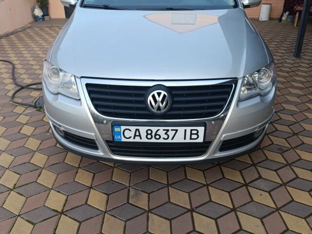 Серый Фольксваген Пассат Вариант, объемом двигателя 2 л и пробегом 323 тыс. км за 5999 $, фото 1 на Automoto.ua