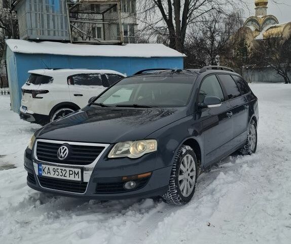 Серый Фольксваген Пассат Вариант, объемом двигателя 1.4 л и пробегом 1000 тыс. км за 6300 $, фото 1 на Automoto.ua