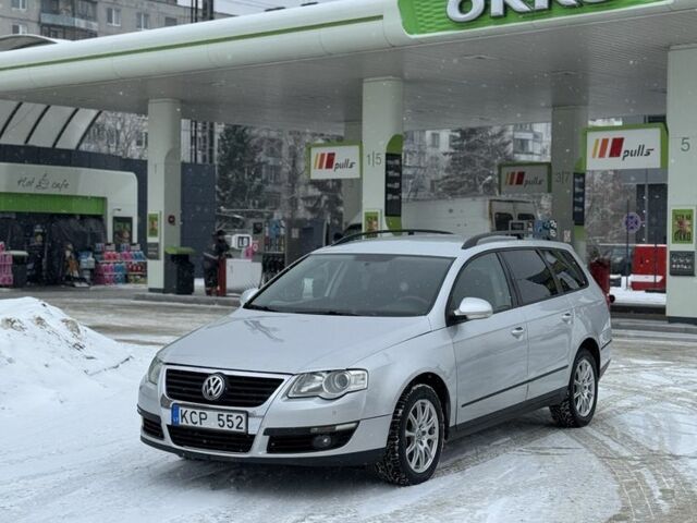 Серый Фольксваген Пассат Вариант, объемом двигателя 2 л и пробегом 250 тыс. км за 2950 $, фото 1 на Automoto.ua