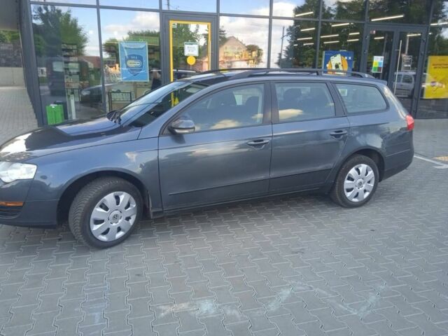 Серый Фольксваген Пассат Вариант, объемом двигателя 1.6 л и пробегом 218 тыс. км за 5799 $, фото 1 на Automoto.ua