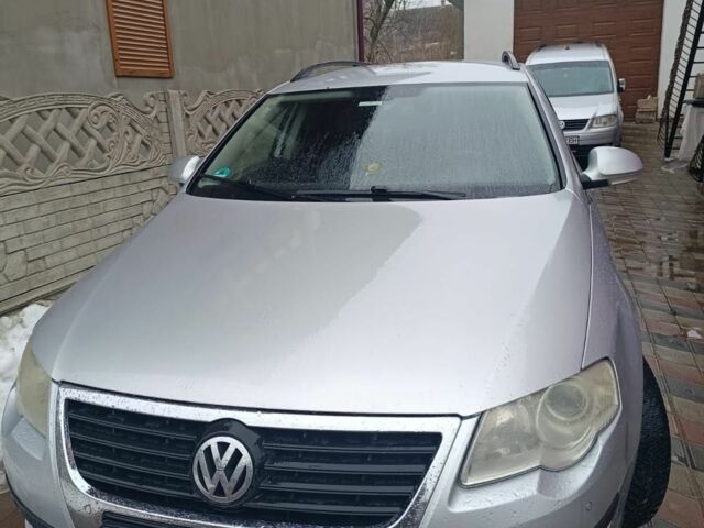 Серый Фольксваген Пассат Вариант, объемом двигателя 2 л и пробегом 350 тыс. км за 4500 $, фото 1 на Automoto.ua