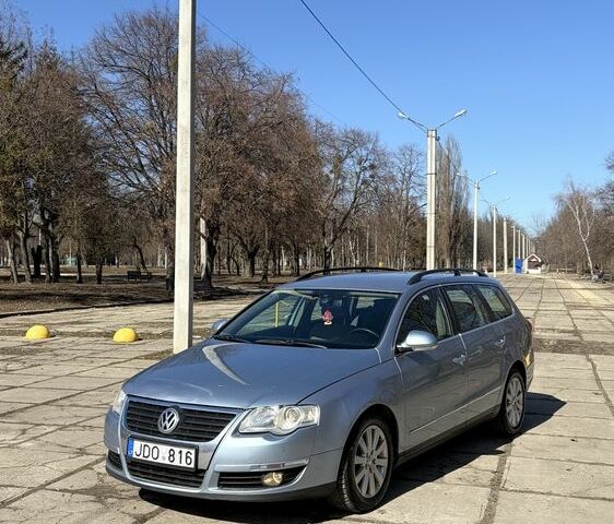 Сірий Фольксваген Пассат Варіант, об'ємом двигуна 2 л та пробігом 300 тис. км за 3100 $, фото 1 на Automoto.ua