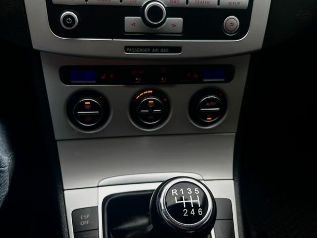 Серый Фольксваген Пассат Вариант, объемом двигателя 2 л и пробегом 277 тыс. км за 6800 $, фото 1 на Automoto.ua