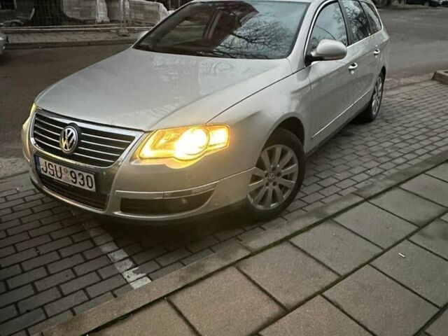 Серый Фольксваген Пассат Вариант, объемом двигателя 2 л и пробегом 235 тыс. км за 2950 $, фото 1 на Automoto.ua