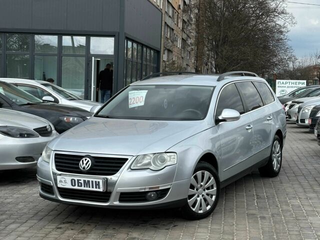 Серый Фольксваген Пассат Вариант, объемом двигателя 1.6 л и пробегом 238 тыс. км за 7450 $, фото 1 на Automoto.ua